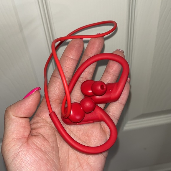 BEATS BY DRE - Picture 2 of 3